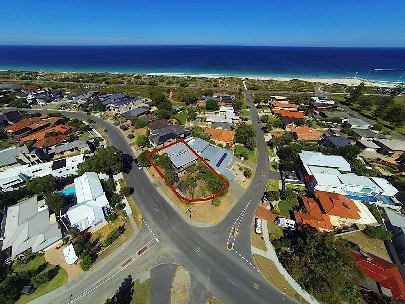 10A Branksome Gardens, City Beach WA 6015