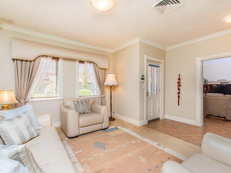 427B Cambridge Street, Floreat WA 6014