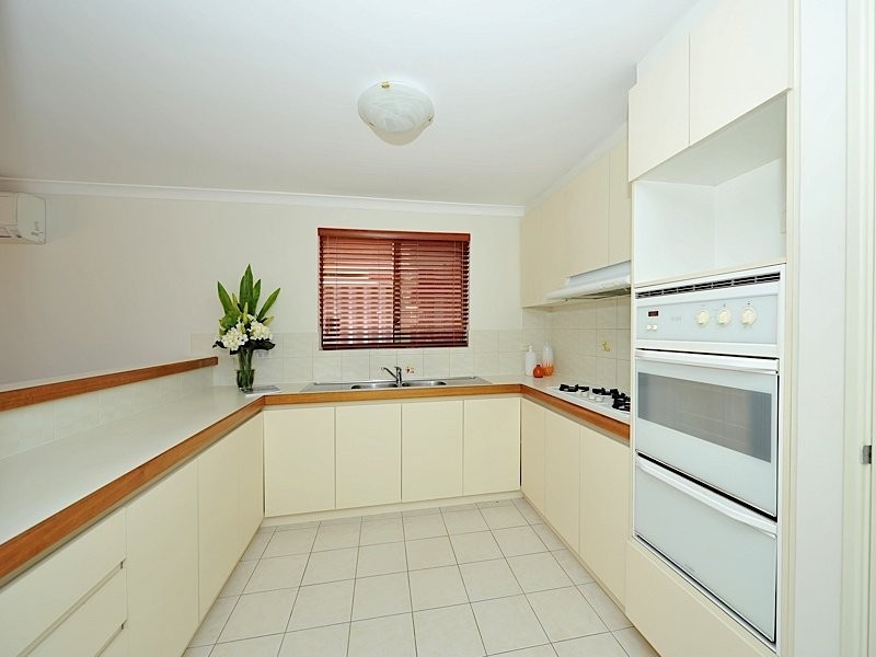 2/14 Birdwood Street, Innaloo WA 6018