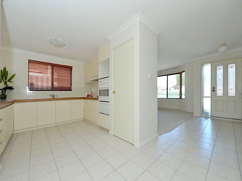 2/14 Birdwood Street, Innaloo WA 6018
