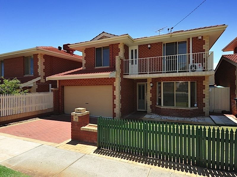 2/14 Birdwood Street, Innaloo WA 6018