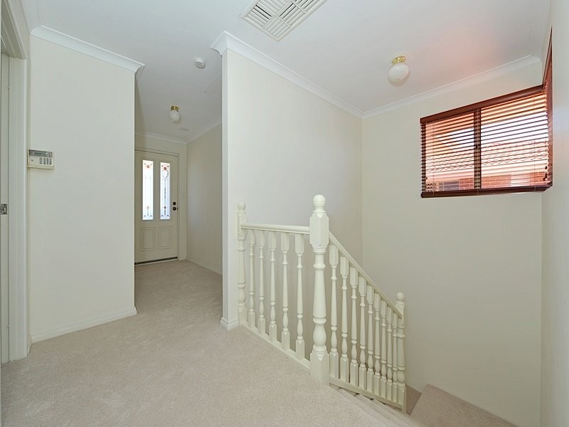 2/14 Birdwood Street, Innaloo WA 6018