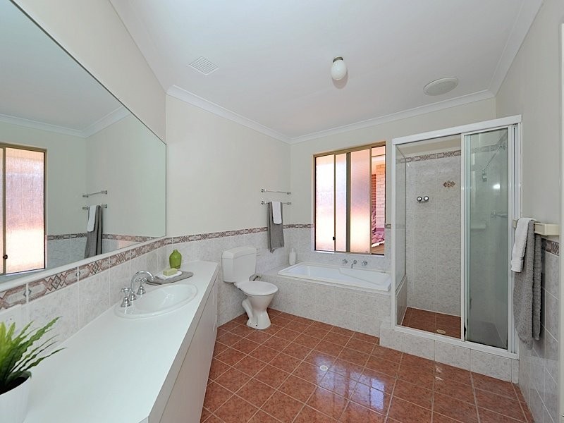 2/14 Birdwood Street, Innaloo WA 6018