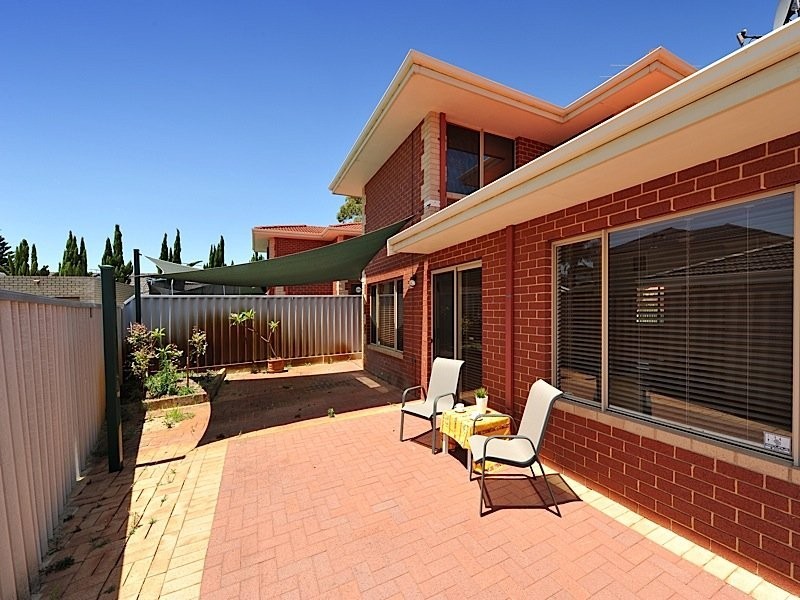 2/14 Birdwood Street, Innaloo WA 6018