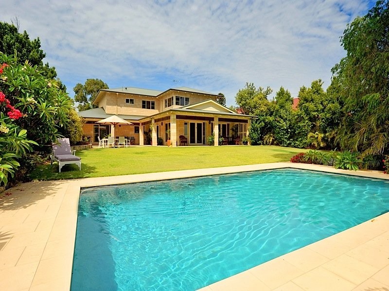 14 Norbury Crescent, City Beach WA 6015