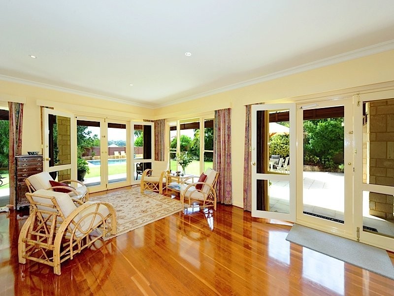 14 Norbury Crescent, City Beach WA 6015