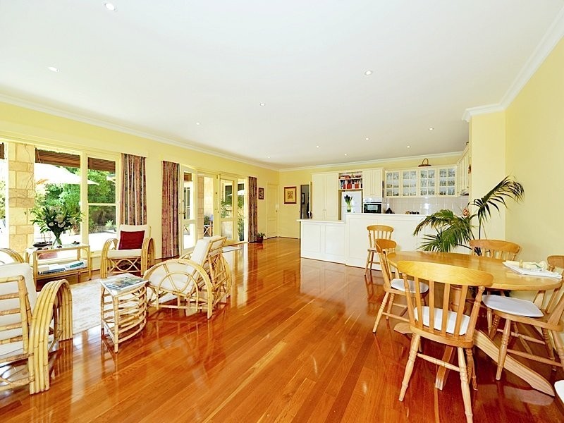 14 Norbury Crescent, City Beach WA 6015