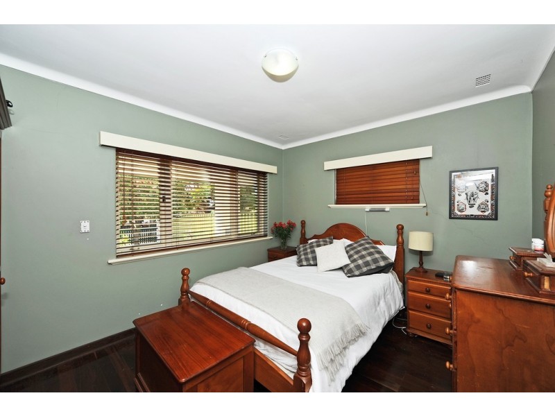 217 Woodside Street, Doubleview WA 6018