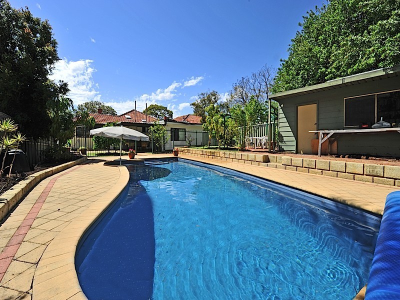 217 Woodside Street, Doubleview WA 6018