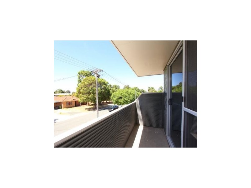 2/60 Gardiner Street, Belmont WA 6104