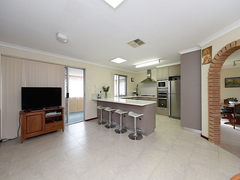 17 Moffat Place, Warwick WA 6024