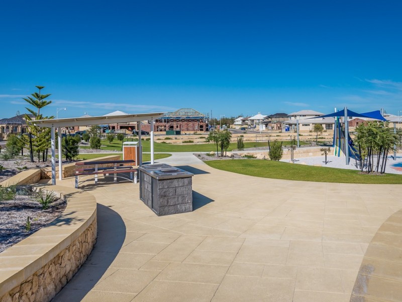 16 McIntyre Avenue, Burns Beach WA 6028