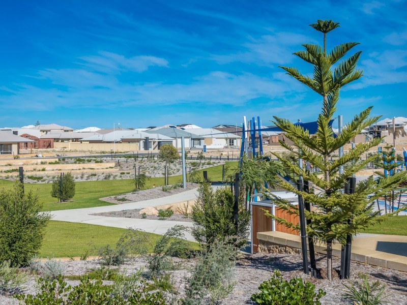 16 McIntyre Avenue, Burns Beach WA 6028