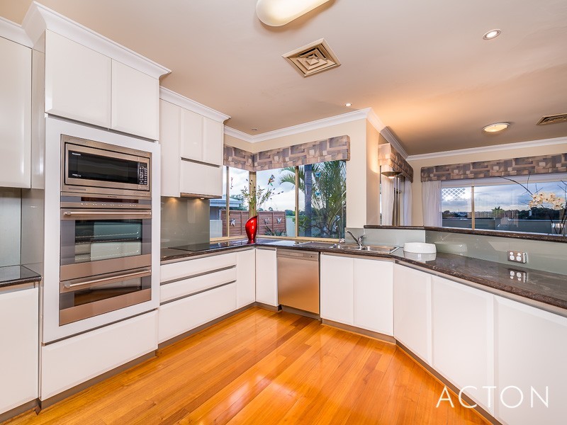 3 Inwood Place, Currambine WA 6028