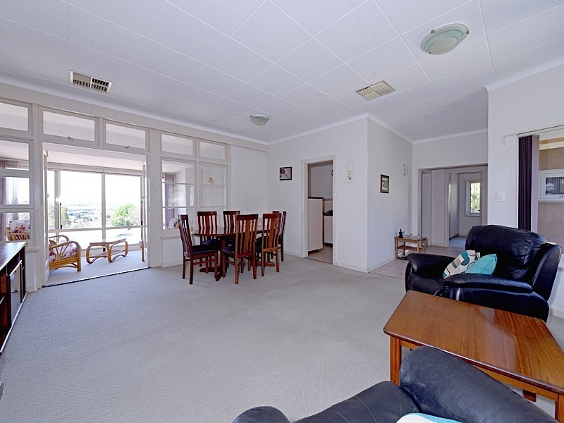 28 Sydenham Road, Doubleview WA 6018