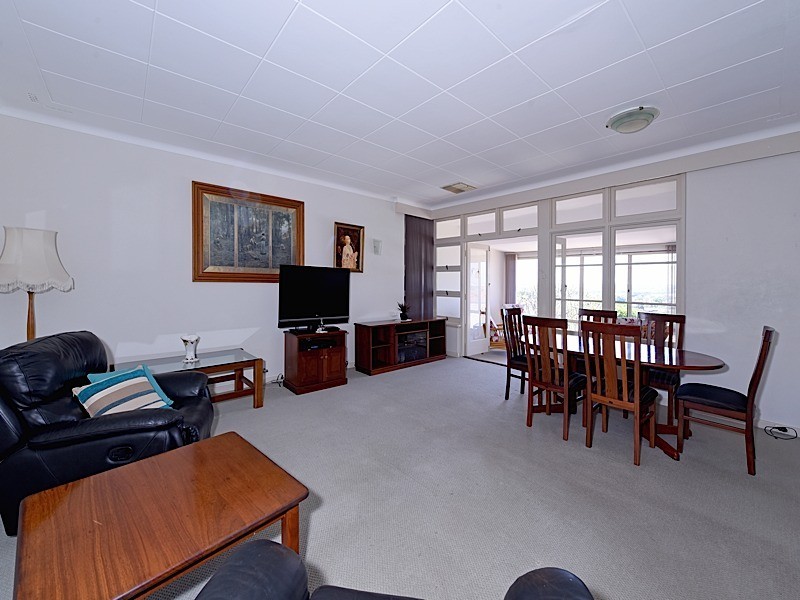 28 Sydenham Road, Doubleview WA 6018