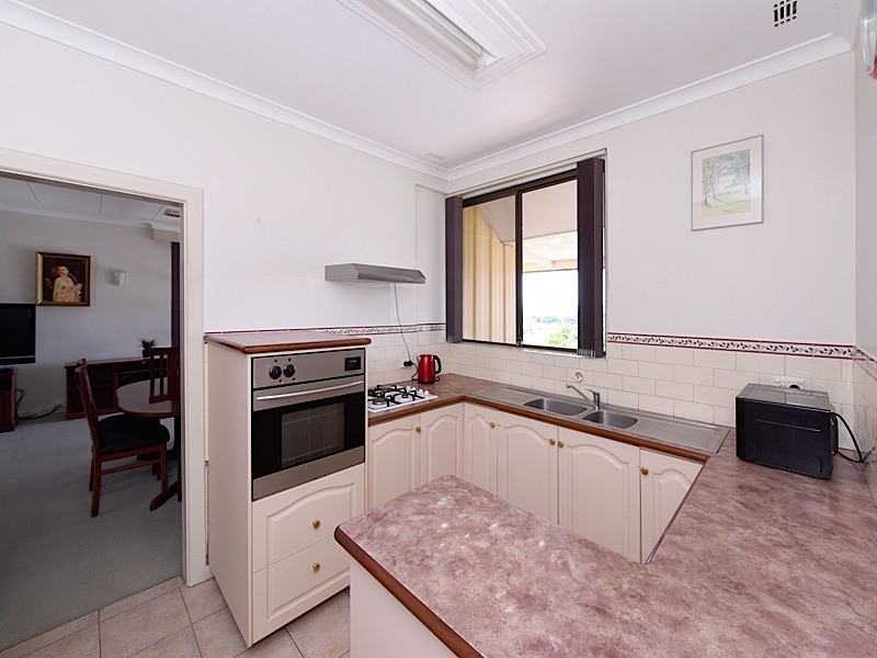 28 Sydenham Road, Doubleview WA 6018