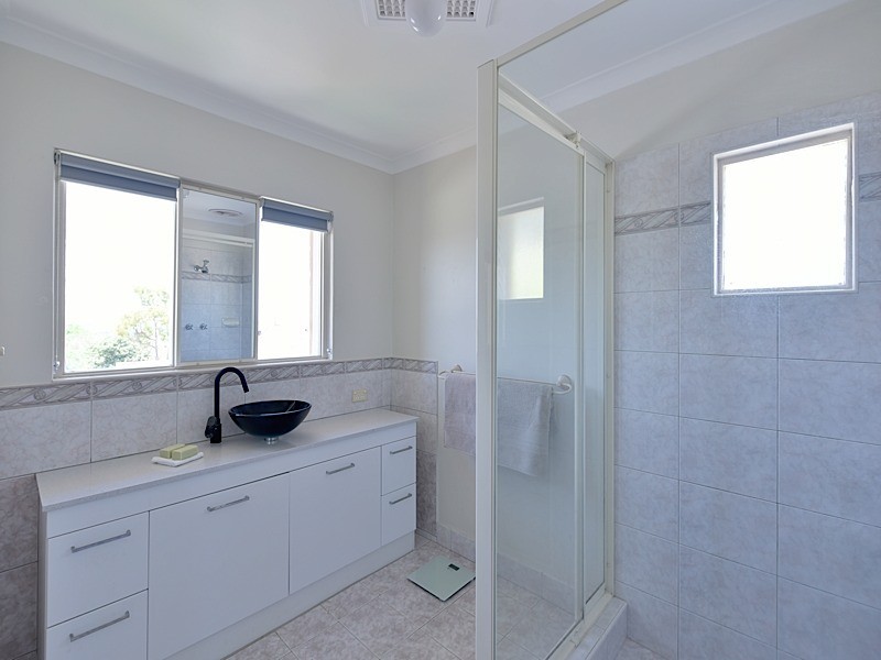 28 Sydenham Road, Doubleview WA 6018