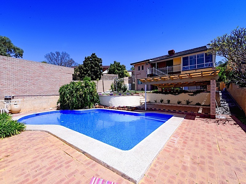 28 Sydenham Road, Doubleview WA 6018