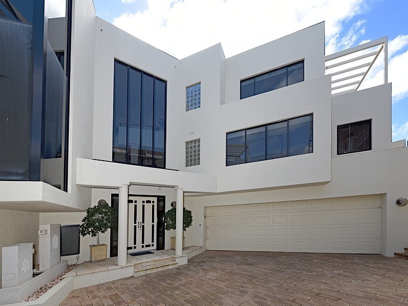 10 Taworri Way, City Beach WA 6015