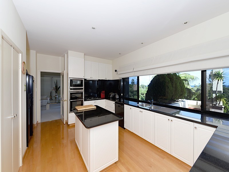 10 Taworri Way, City Beach WA 6015