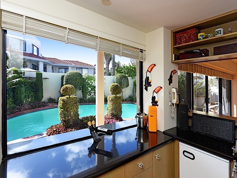 10 Taworri Way, City Beach WA 6015