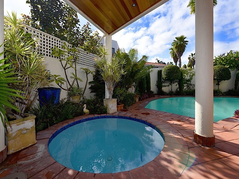 10 Taworri Way, City Beach WA 6015