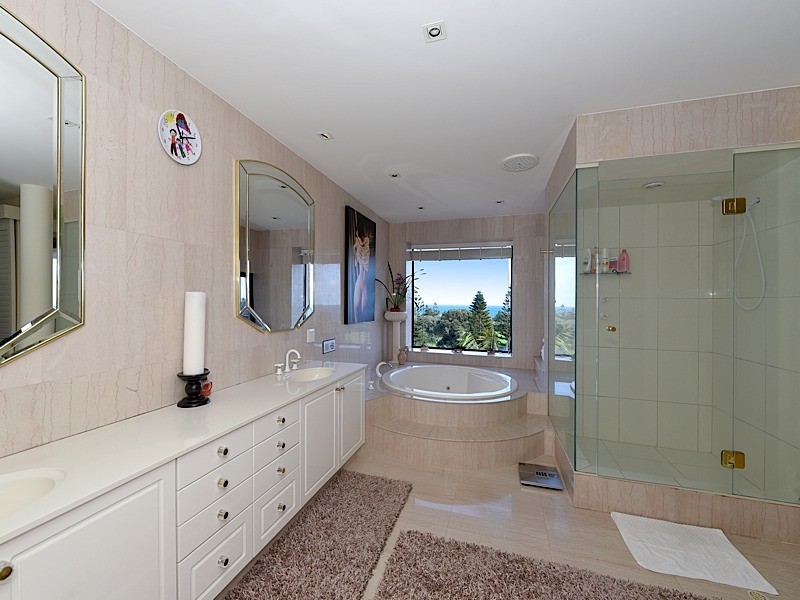 10 Taworri Way, City Beach WA 6015