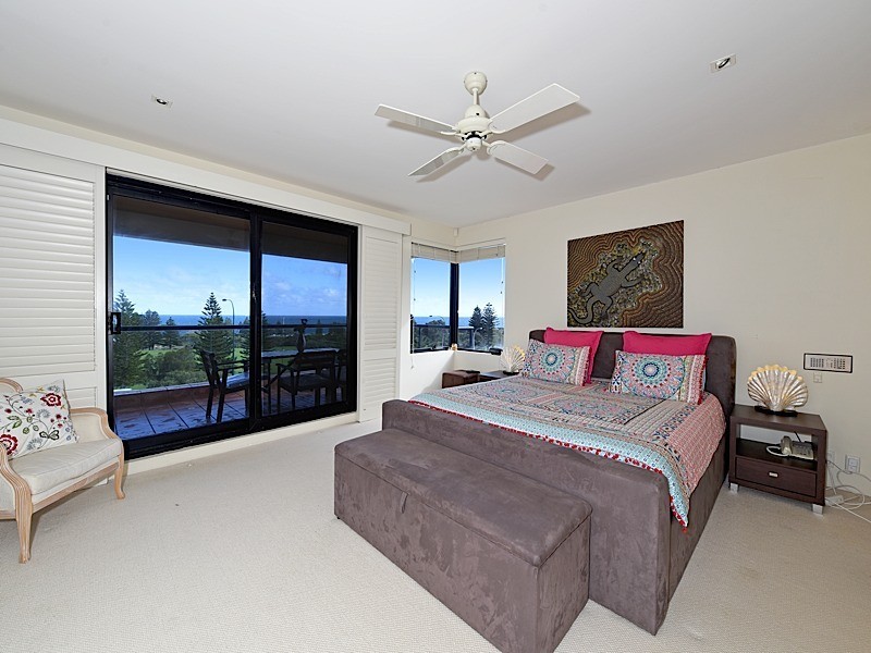 10 Taworri Way, City Beach WA 6015