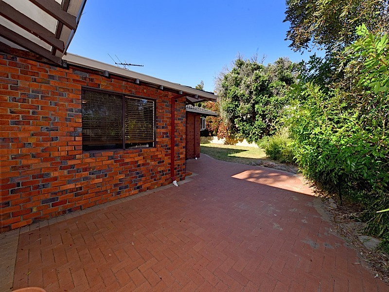 6 Pinxton Court, Carine WA 6020