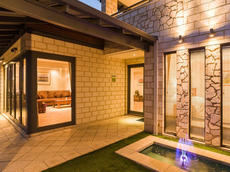 9 Oldham St, Hillarys WA 6025