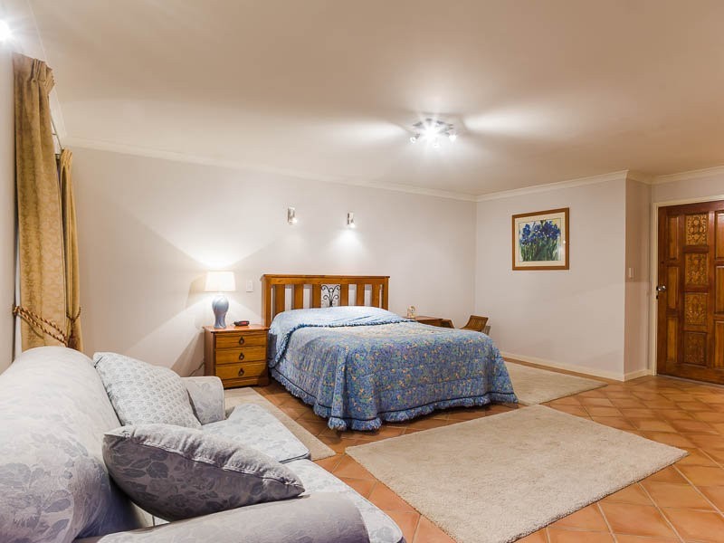 9 Oldham St, Hillarys WA 6025