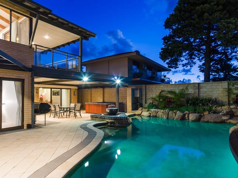 9 Oldham St, Hillarys WA 6025