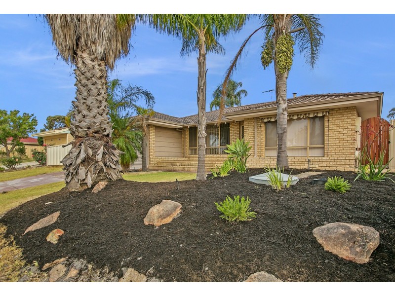 138 Forest Lake Drive, Thornlie WA 6108