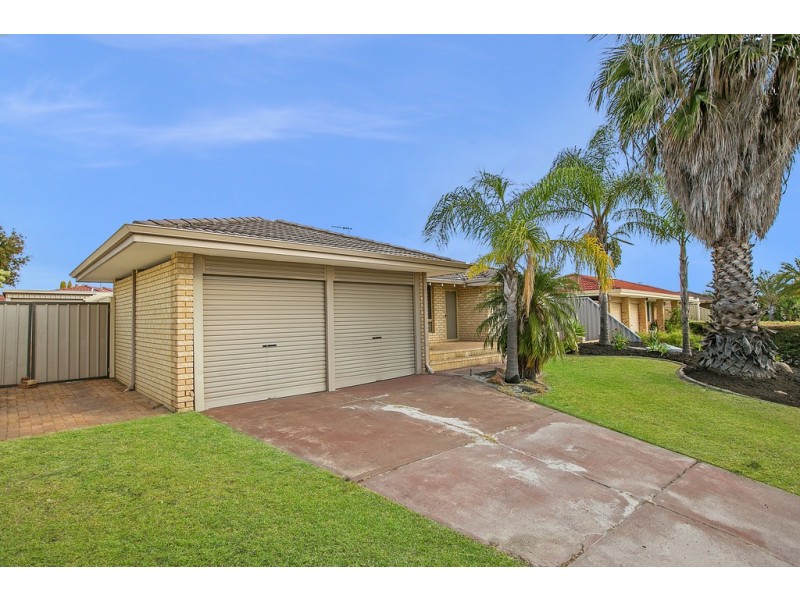 138 Forest Lake Drive, Thornlie WA 6108