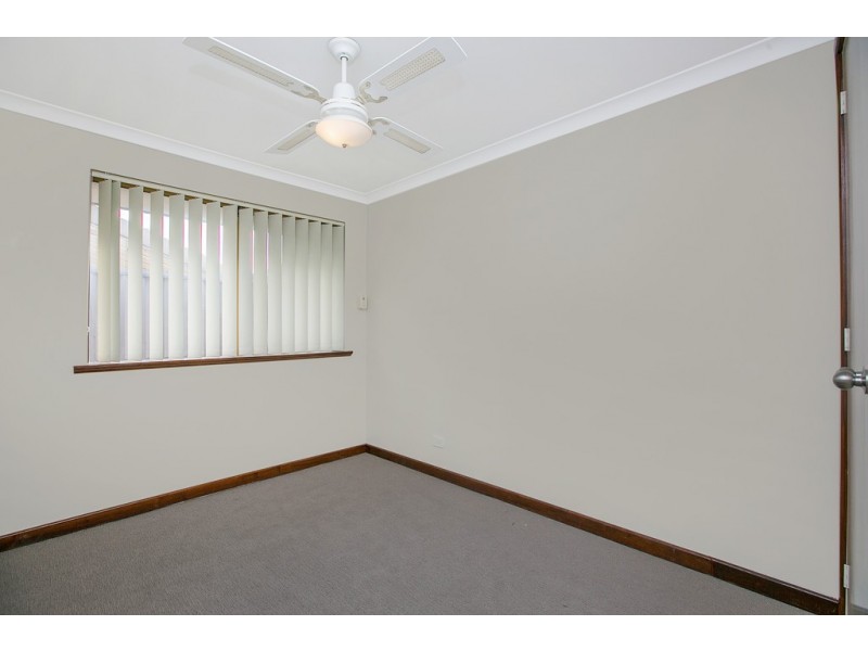 138 Forest Lake Drive, Thornlie WA 6108