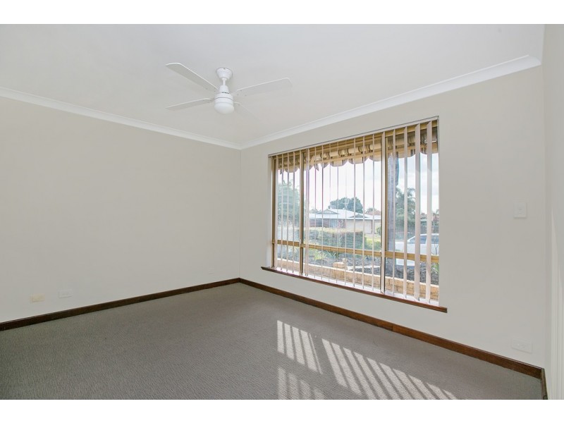 138 Forest Lake Drive, Thornlie WA 6108