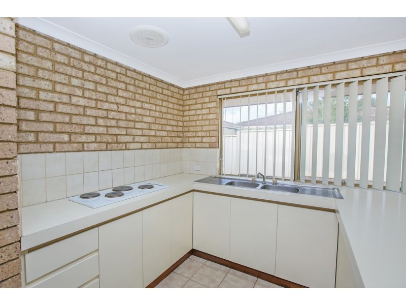 138 Forest Lake Drive, Thornlie WA 6108