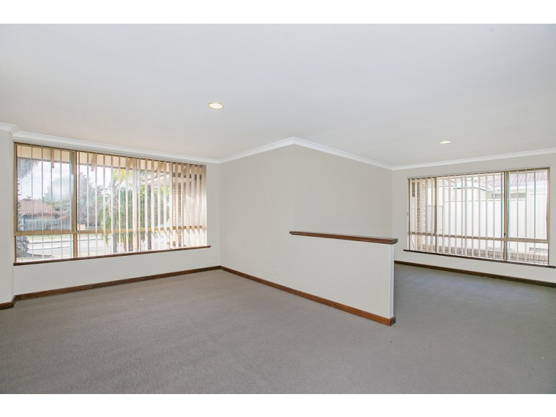 138 Forest Lake Drive, Thornlie WA 6108