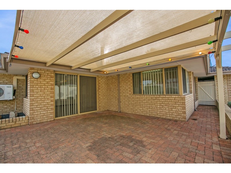 138 Forest Lake Drive, Thornlie WA 6108