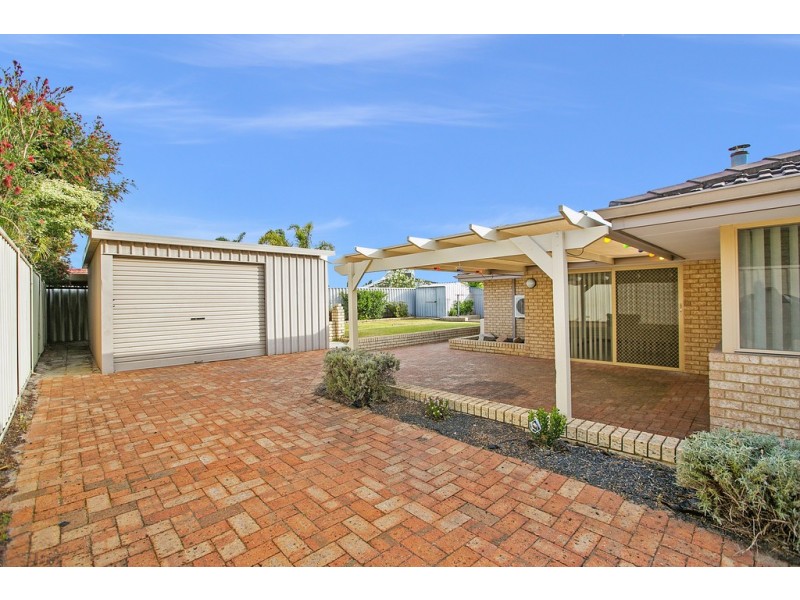 138 Forest Lake Drive, Thornlie WA 6108