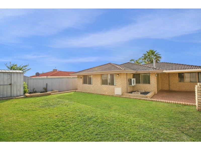 138 Forest Lake Drive, Thornlie WA 6108
