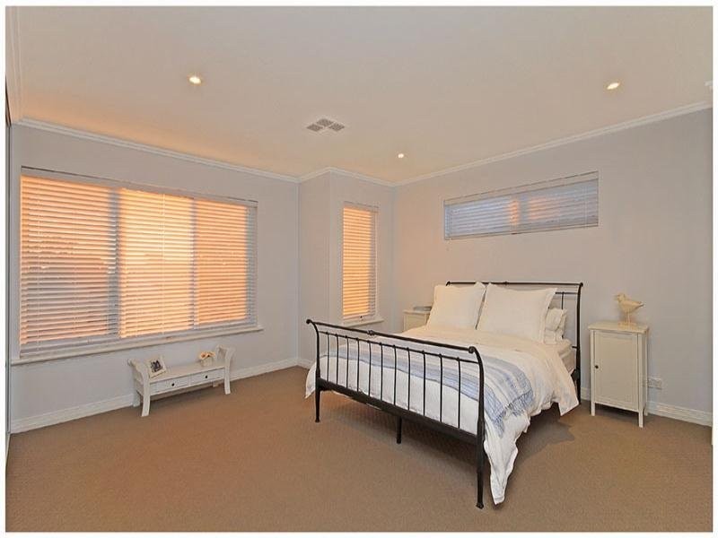 9 Benan St, Kallaroo WA 6025