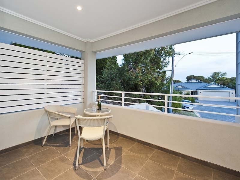 9 Benan St, Kallaroo WA 6025