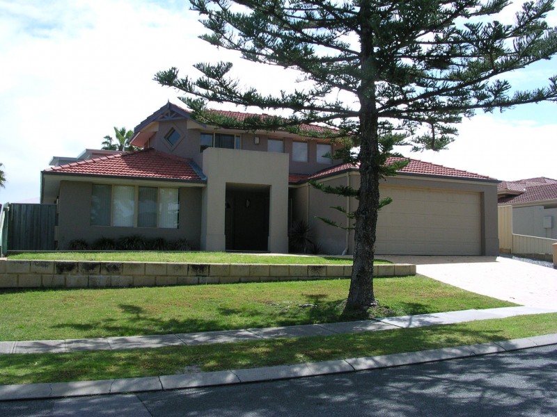 14 Broadbeach Boulevard, Hillarys WA 6025