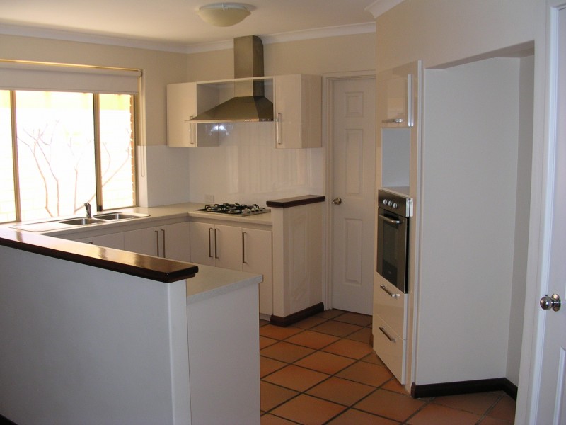 14 Broadbeach Boulevard, Hillarys WA 6025