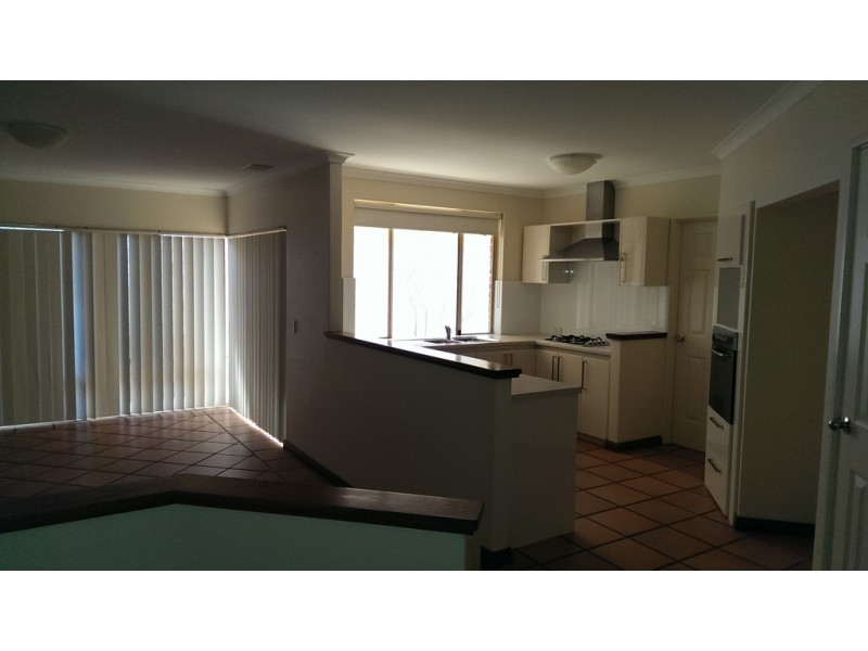 14 Broadbeach Boulevard, Hillarys WA 6025