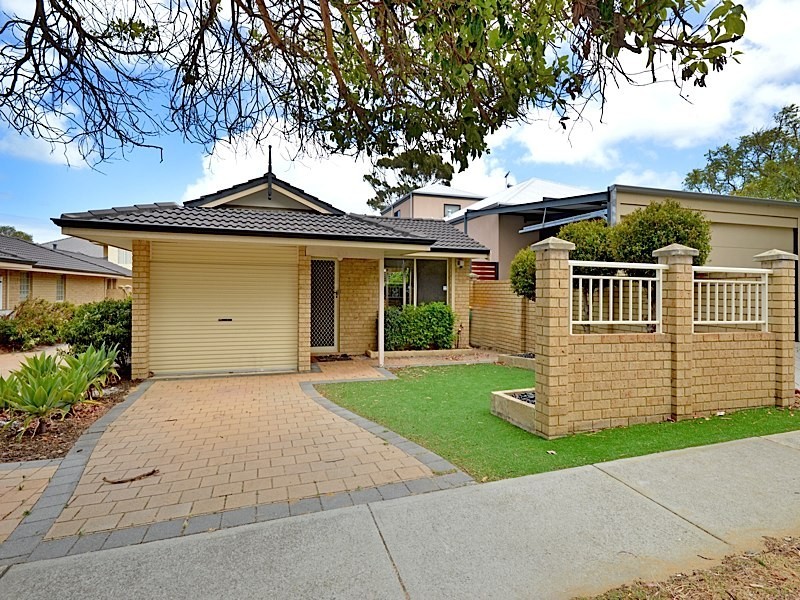 8 / 135 Alice Street, Doubleview WA 6018