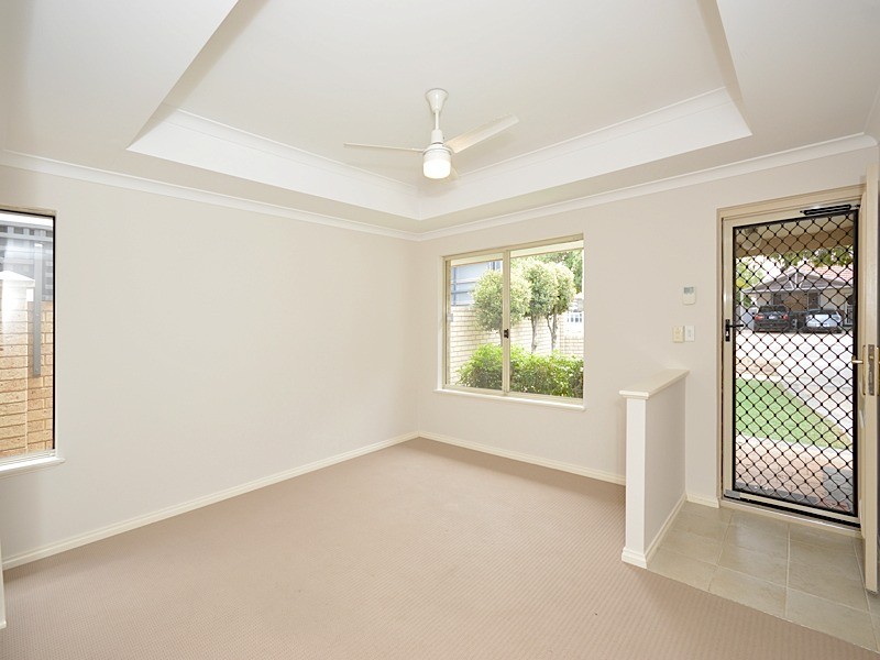 8 / 135 Alice Street, Doubleview WA 6018