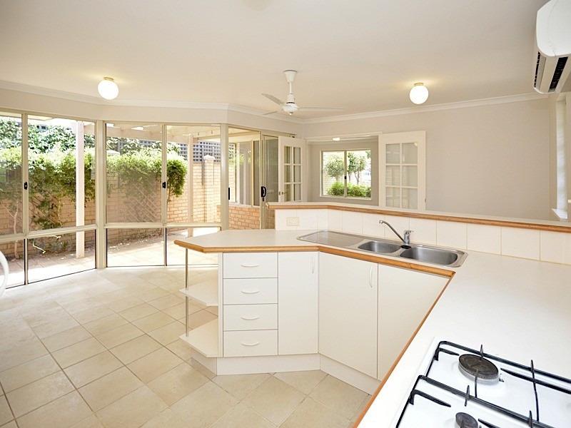 8 / 135 Alice Street, Doubleview WA 6018